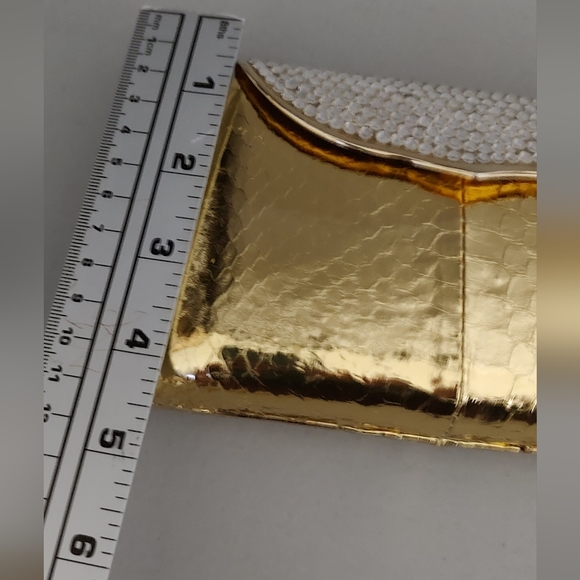 Vintage Metal Purse 6" x 4 " with Faux Diamond Rhinestones Long Chain Color gold - Picture 13 of 16